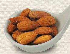 <b>零食店加盟让您心动的赚钱项目</b>
