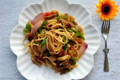 山城棒棒面加盟总部电话是多少?保姆式扶持,开店无后顾之忧